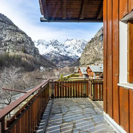 In Centro A Mont Blanc Apartament